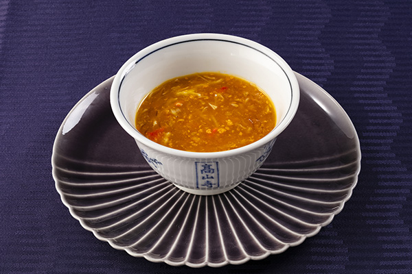 タラバガニの旨味たっぷりフカヒレのスープ～フォアグラ茶碗蒸し～