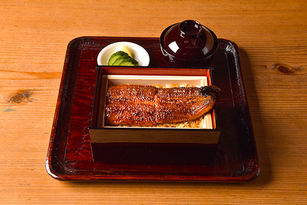 Una-juu bento　（Eel rice box [medium/one fish]）