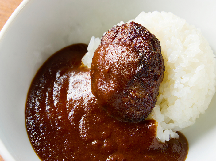 お子さまでも安心の甘口 和牛デリシャスキッズカレー（ミニ和牛ハンバーグ入り）