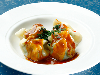 Boiled Gyoza with savory sesame sauce