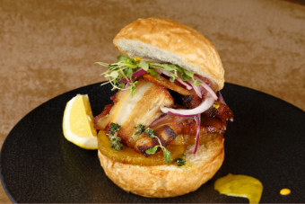 パン・コン・チチャロン