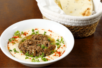 フムスのラムひき肉のせとピタパン