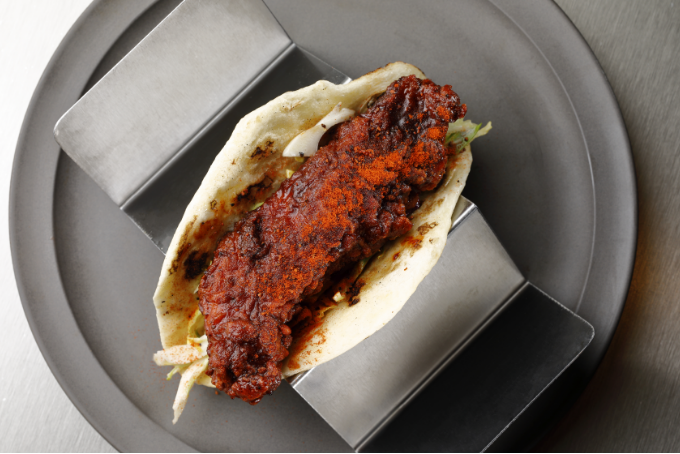 ③BEKナッシュビルホットチキンタコス