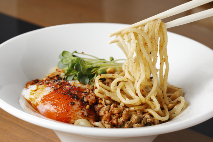 ⿇辣ナッツ担々麺（汁なし）