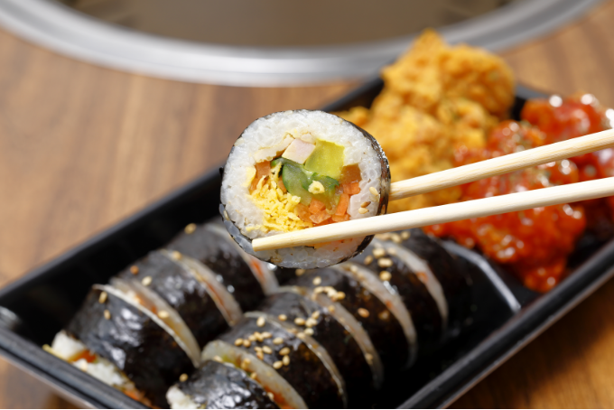 フライド＆ヤンニョムチキン(各2個ずつ)+キンパ コンボ